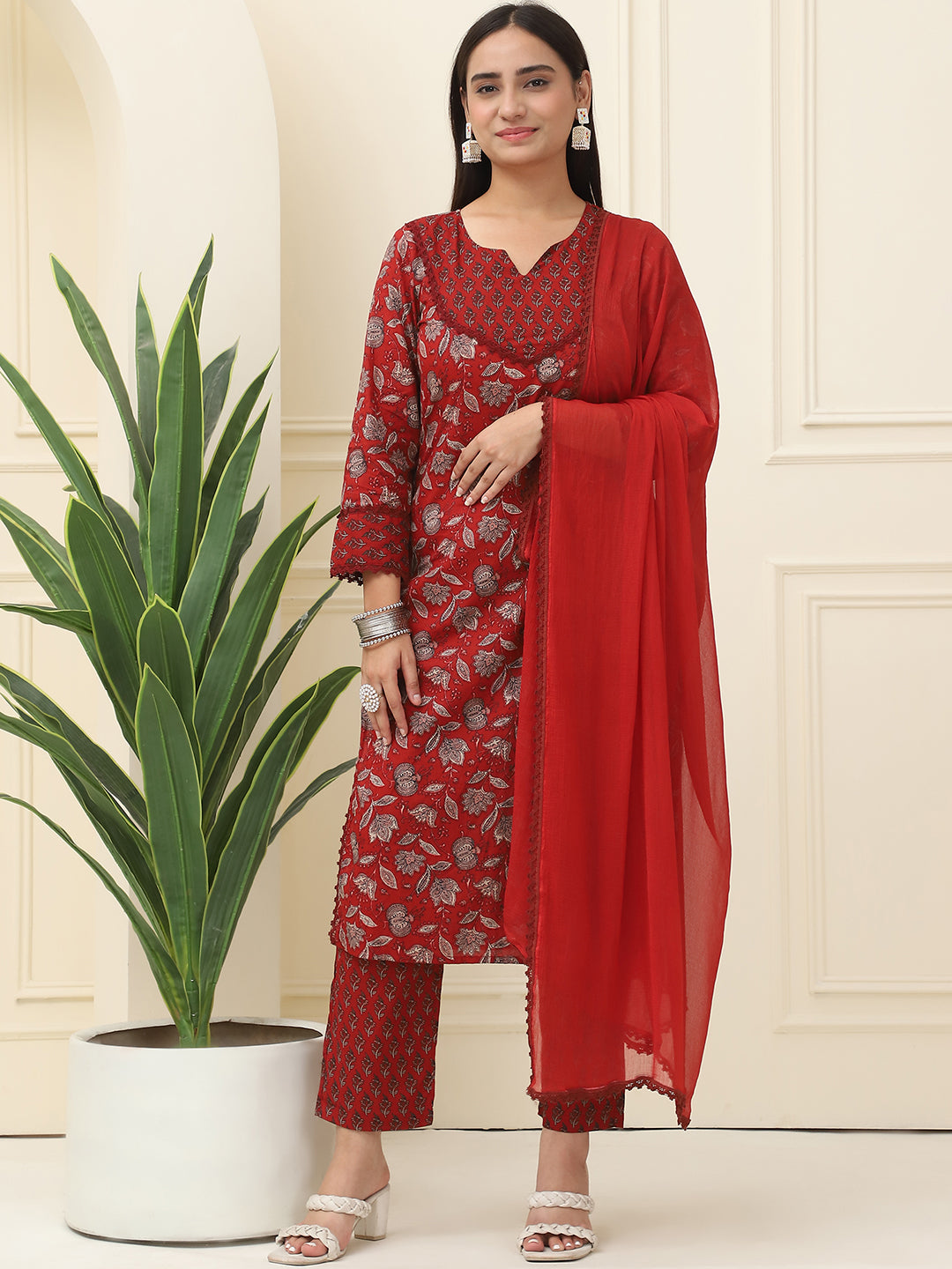 Maroon Floral Printed Pure Cotton Kurta With Trousers & Chiffon Dupatta