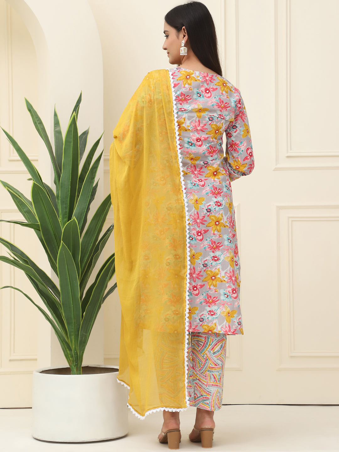 Peach Floral Printed Pure Cotton Kurta With Trousers & Chiffon Dupatta