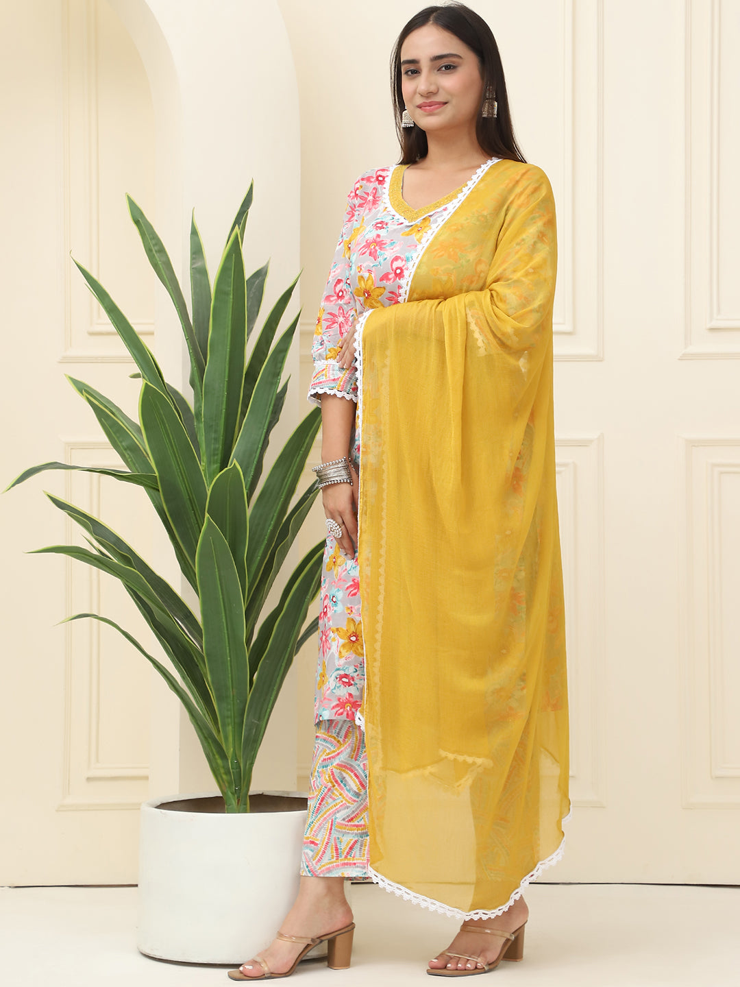 Peach Floral Printed Pure Cotton Kurta With Trousers & Chiffon Dupatta