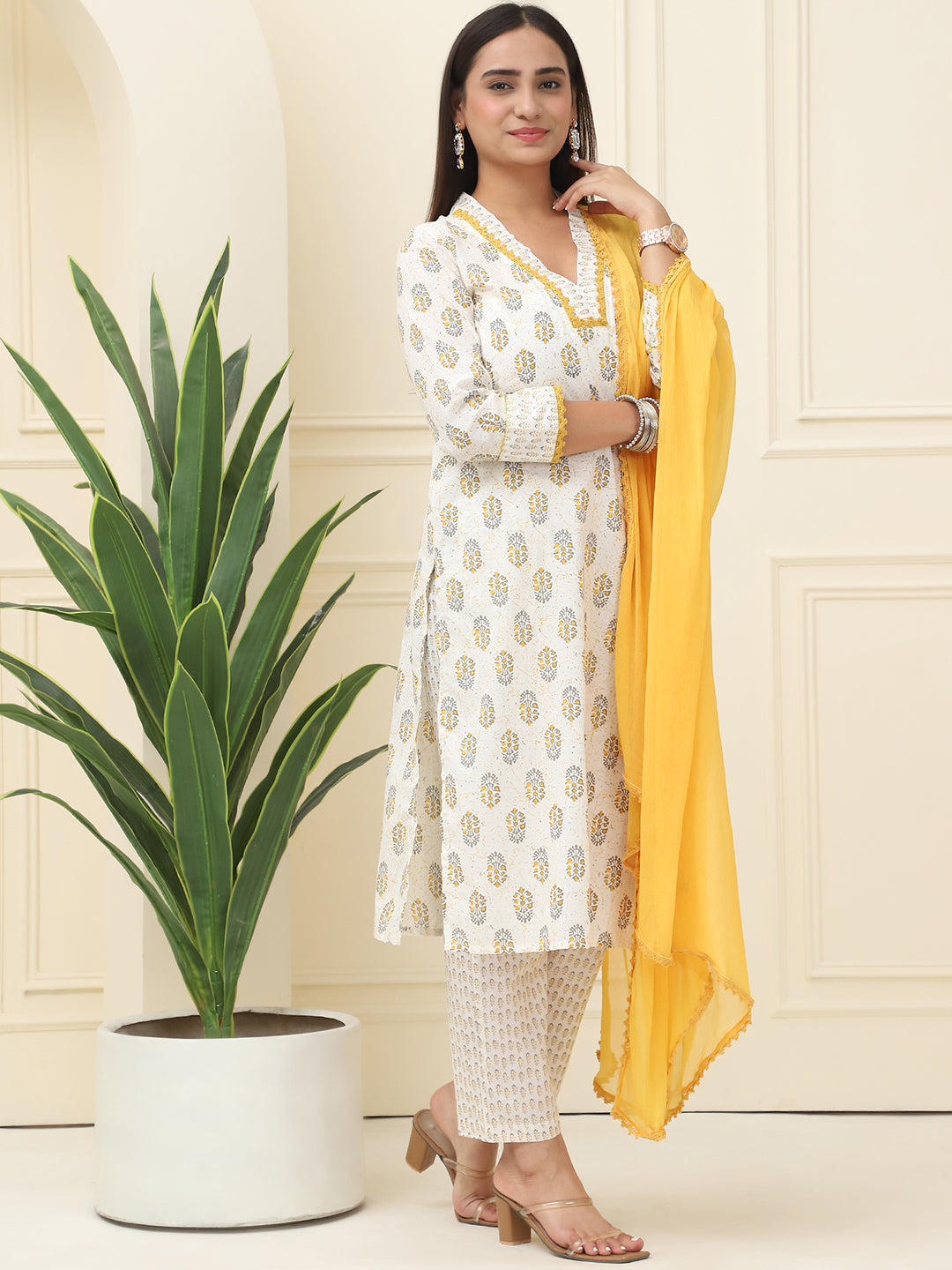 Cream Floral Printed Pure Cotton Kurta With Trousers & Chiffon Dupatta