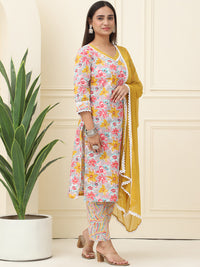 Peach Floral Printed Pure Cotton Kurta With Trousers & Chiffon Dupatta