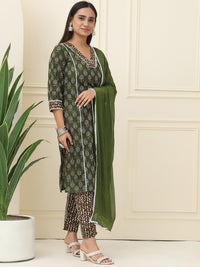 Green Floral Printed Pure Cotton Kurta With Trousers & Chiffon Dupatta