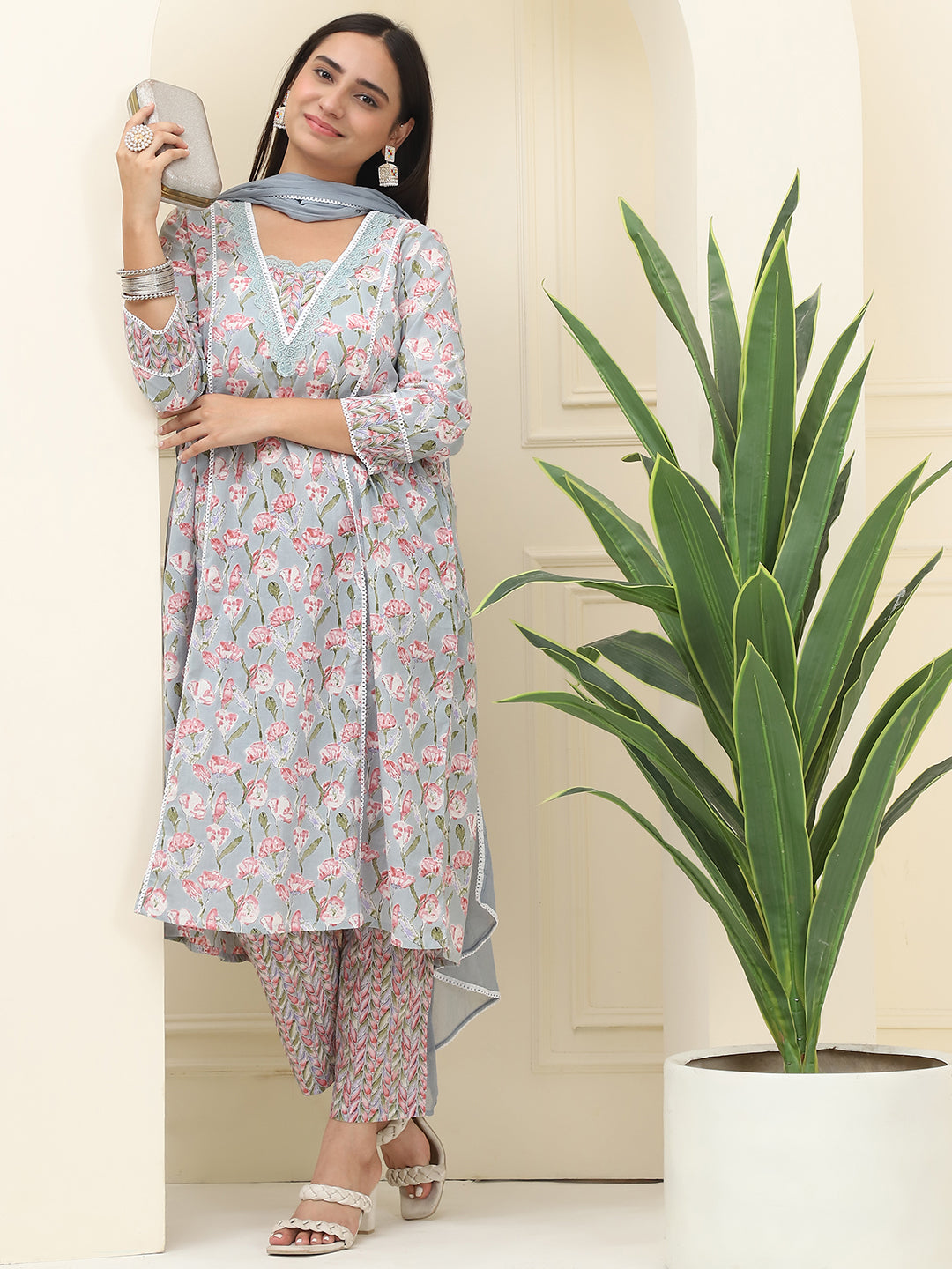 Multi Floral Printed Pure Cotton Kurta With Trousers & Chiffon Dupatta