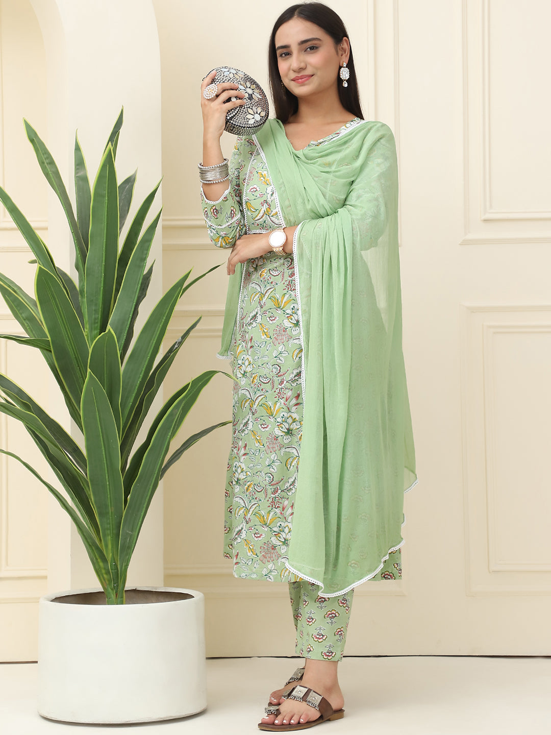 Green Floral Printed Pure Cotton Kurta With Trousers & Chiffon Dupatta