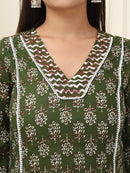 Green Floral Printed Pure Cotton Kurta With Trousers & Chiffon Dupatta