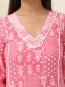 Pink Floral Printed Pure Cotton Kurta With Trousers & Chiffon Dupatta