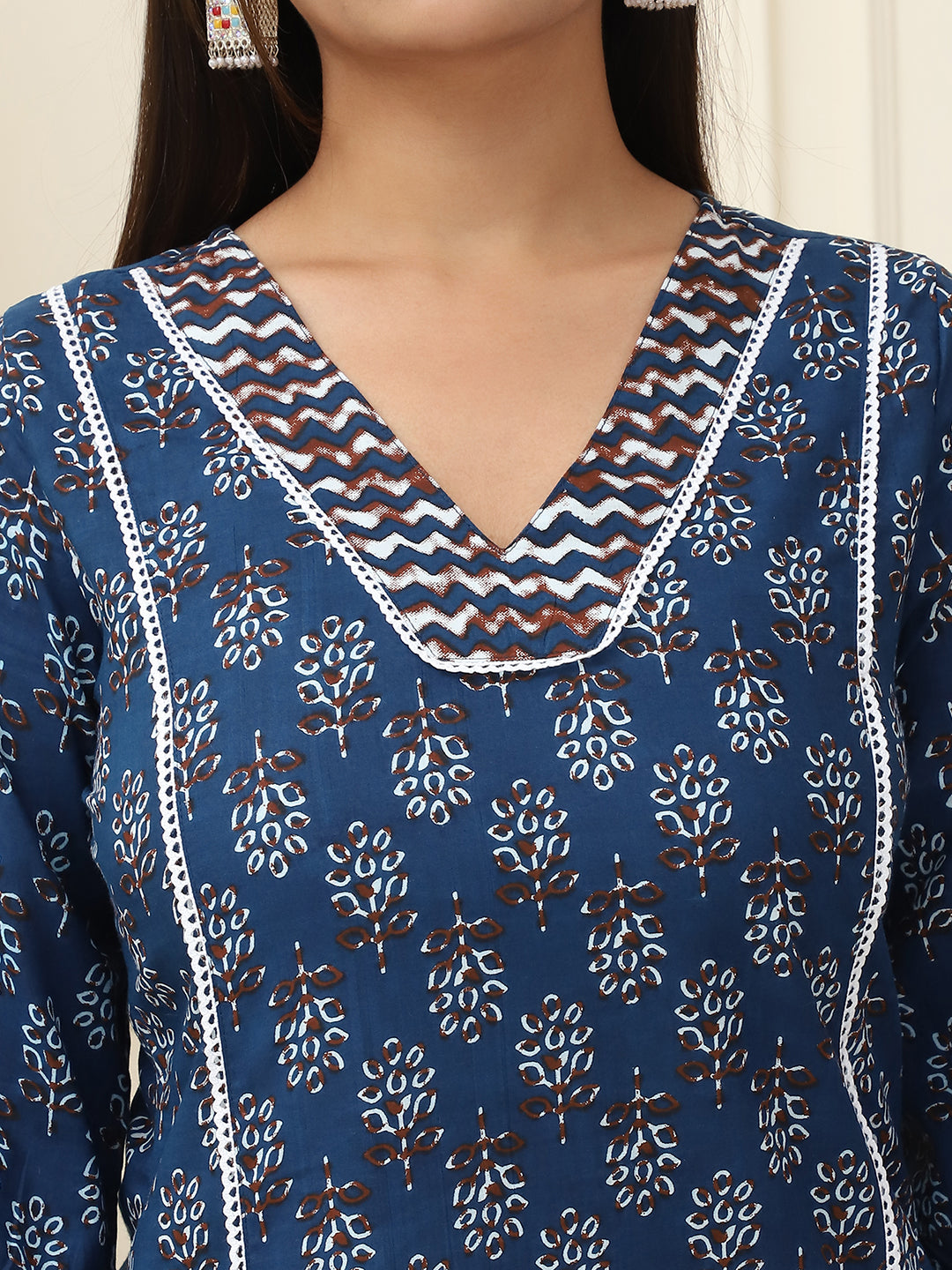 Blue Floral Printed Pure Cotton Kurta With Trousers & Chiffon Dupatta